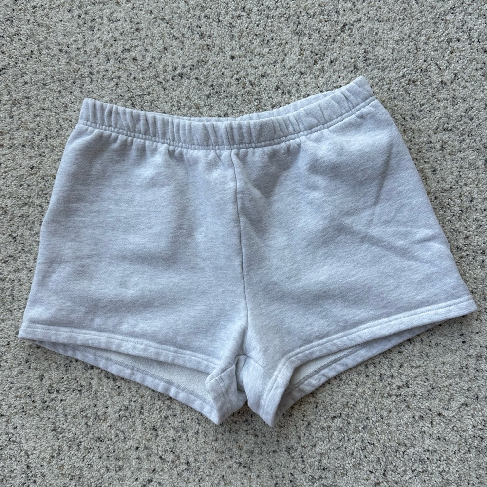 TNA Light Gray Fleece Lined Sweat Shorts Women’s Small Elastic Waistband Aritzia